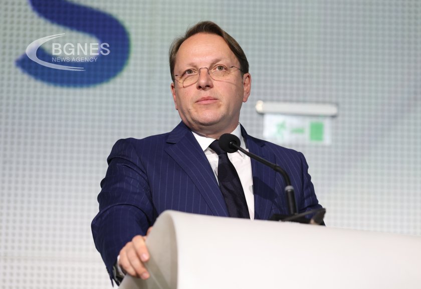 Оливер Вархеи: РСМ трябва да изпълни условията за продължаване на преговорите с ЕС 