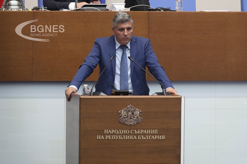 Цеков: Парите за саниране щяха да отидат в 15 големи общини, ако нямаше лимити
