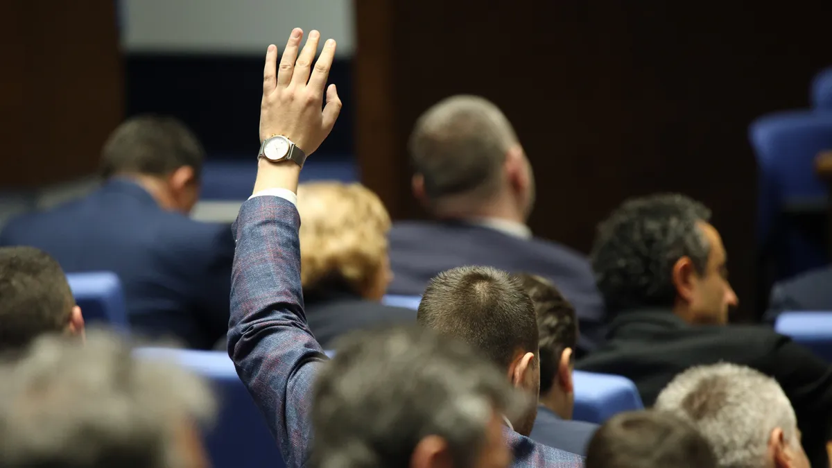 Безпрецедентно: 13 дни продължава първото заседание на НС, предстои пореден опит за избор на председател