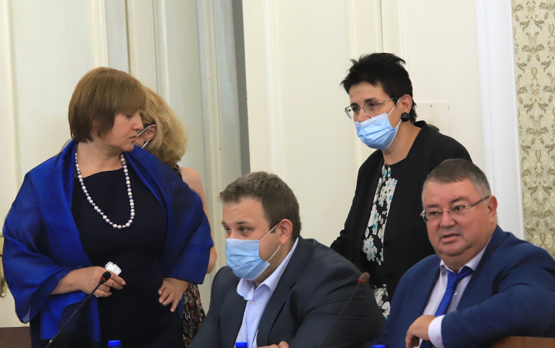 Бюджетната комисия в парламента прие да се дадат още над 300 млн. за здравеопазване