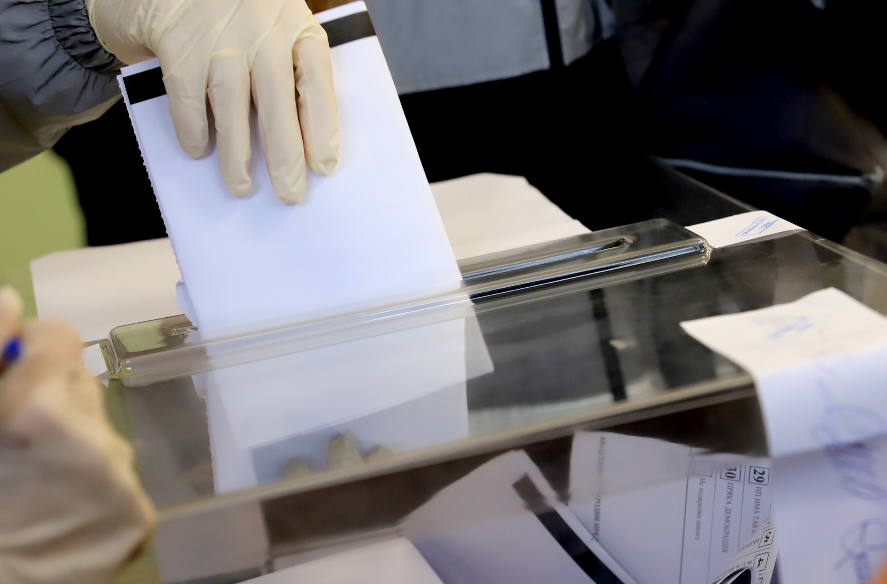 ДПС печели вота в чужбина с над 41 %, втори са "Продължаваме промяната"