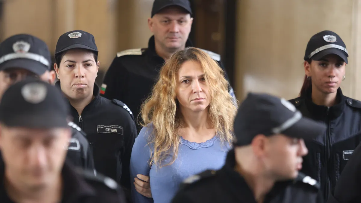 Бившият директор на Митниците Петя Банкова излиза от ареста срещу 10 хиляди лева гаранция