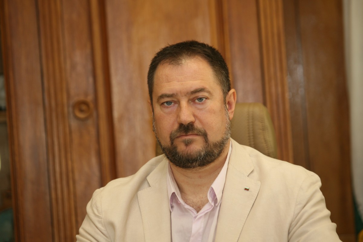 Бившият председател на Агенцията за българите в чужбина отива на съд