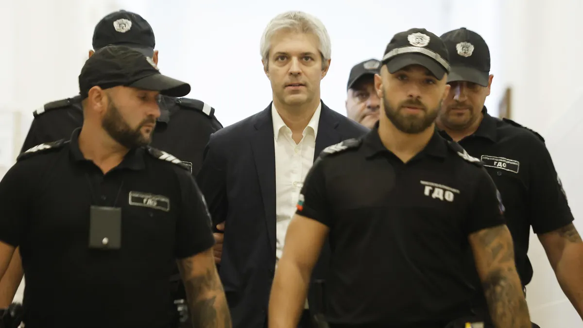 Благомир Коцев в очакване да чуе решението на съда