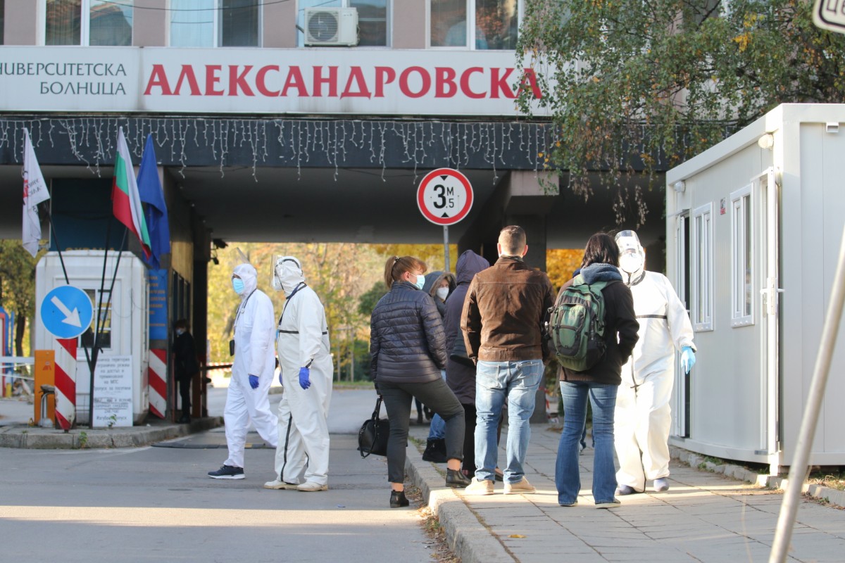 Болниците с фургони за изследване на COVID-19 (ОБНОВЕНА)