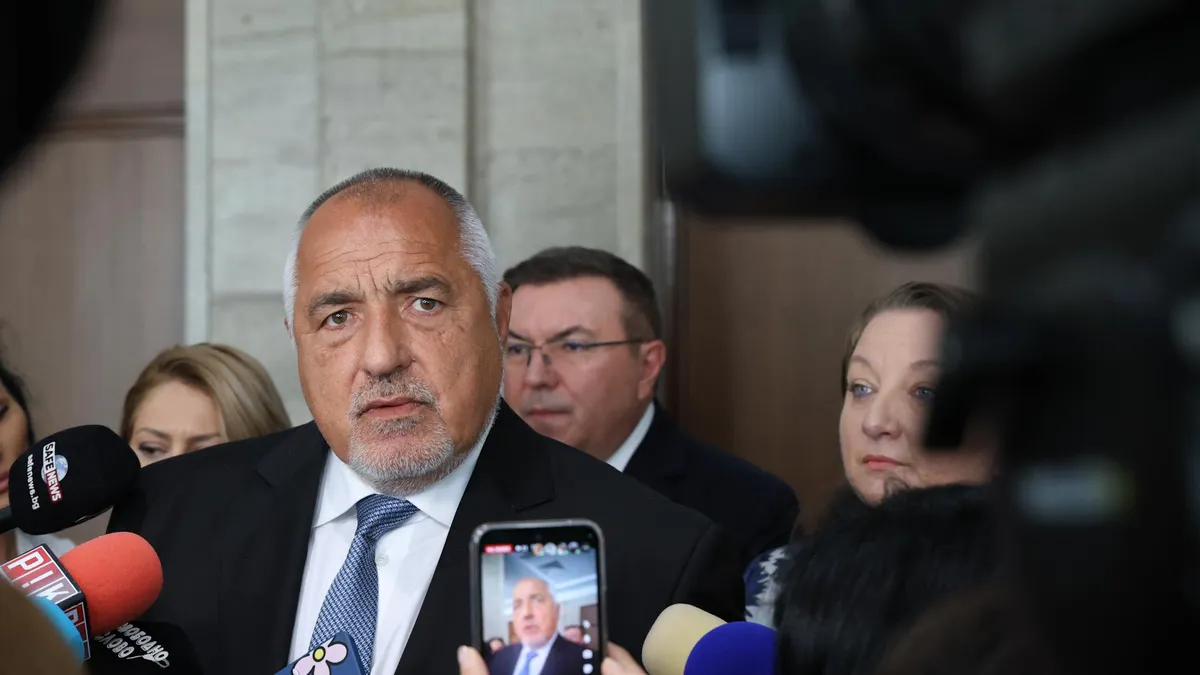 Бойко Борисов: Заради полетите на Радев върнахме българите от Израел с граждански полет