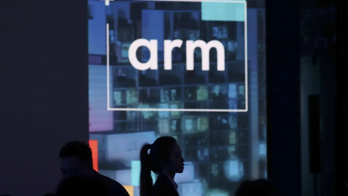 Британската компания Arm планира да произвежда собствени чипове