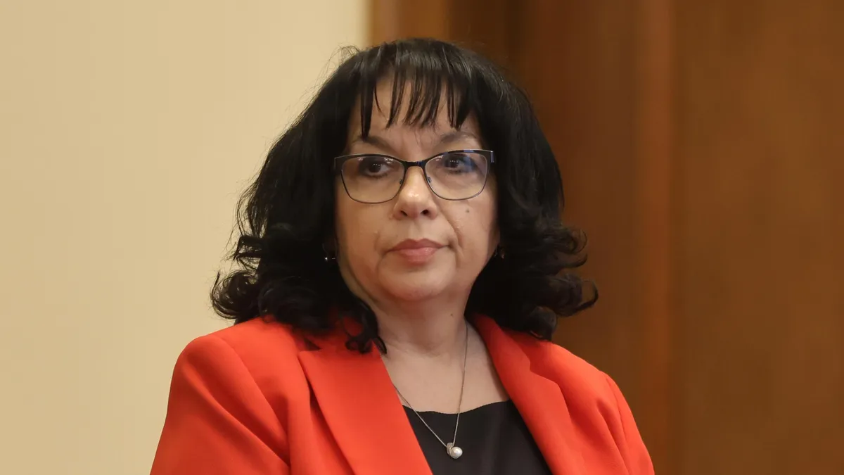 Брюксел предупреди, че може да спре влизането на България в еврозоната