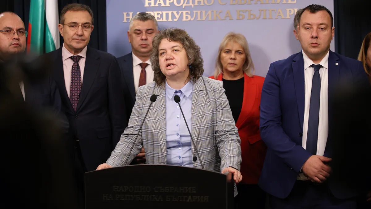 БСП и "Възраждане" внасят искане в КС за връщане правомощията на президента