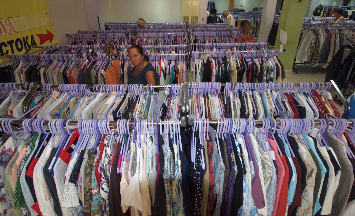 България изнася хиляди тона текстил за Азия и Африка, 10% се продава в second-hand магазини