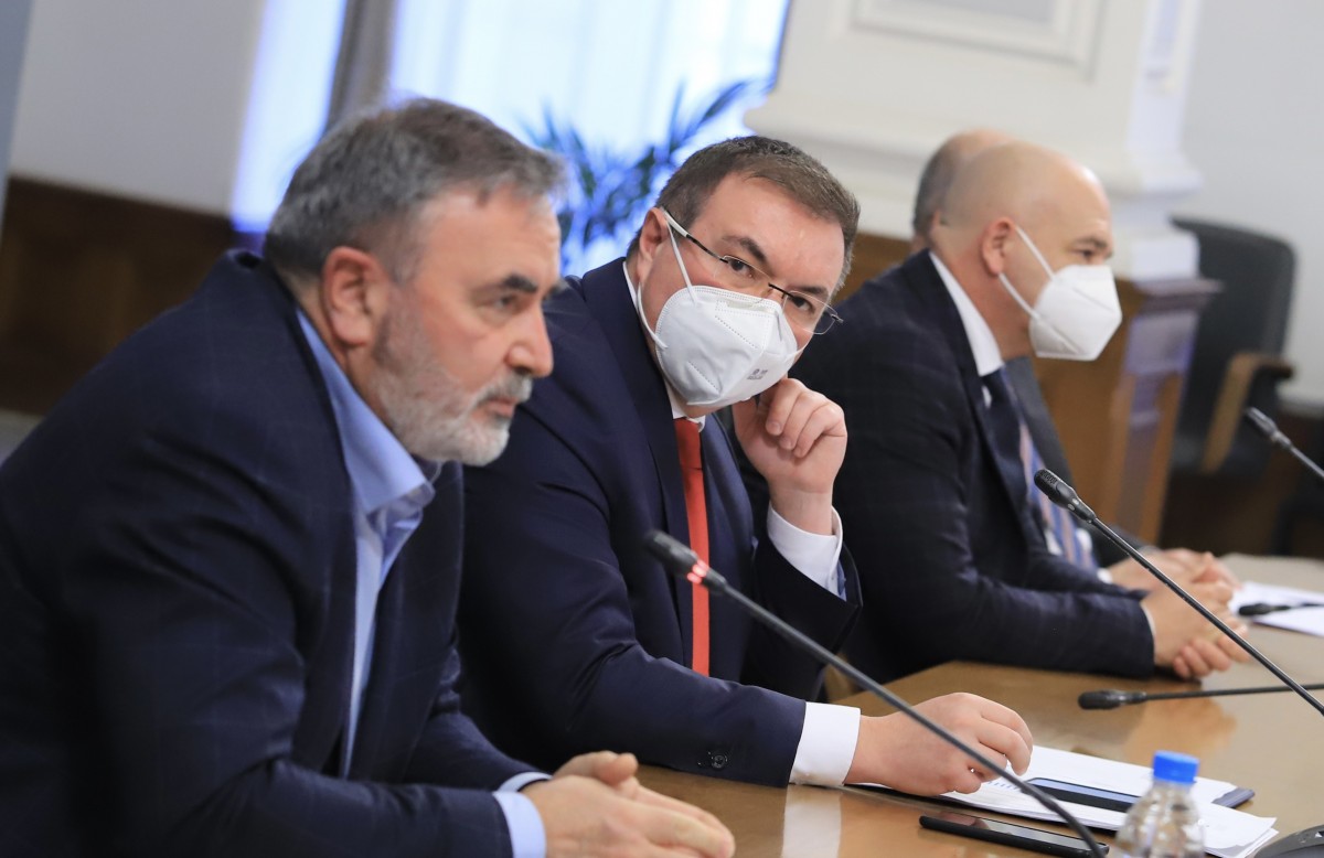 България ще поръча допълнително над 3 милиона дози ваксини от "Пфайзер" и "Модерна"
