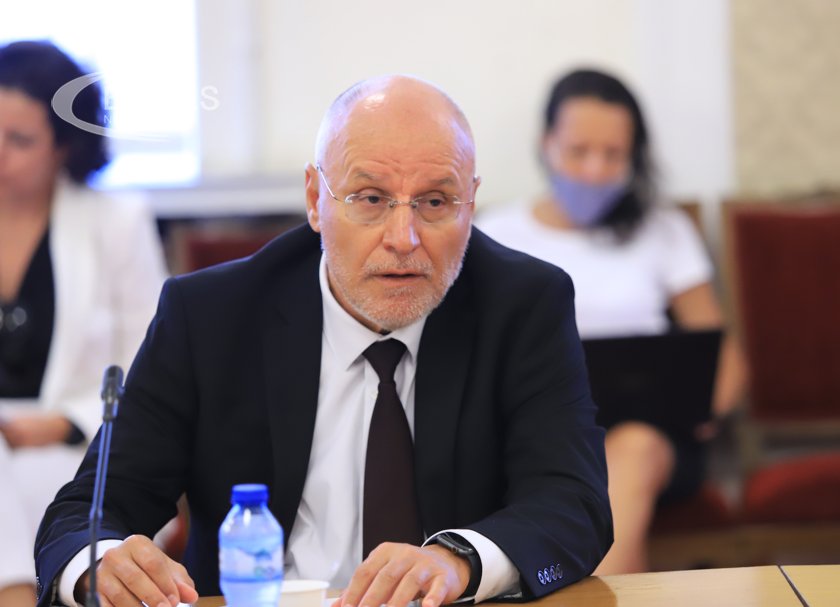 ГЕРБ-СДС внесе в парламента кандидатурата на Димитър Радев за гуверньор на БНБ