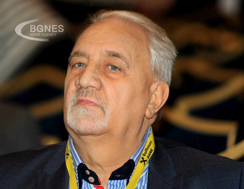 Муравей Радев: "Розовите" десни лидери днес се опитват да ни убедят да прегърнем преуспелия наследник на палачите от ДС 