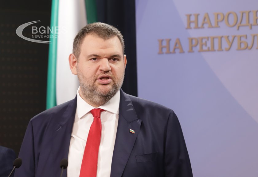 Пеевски: “Лукойл” да си платят задълженията и да изпълняват закона