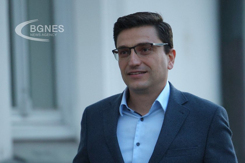 Сабрутев: Ако Радев наложи вето на бюджета, обявява война на хората 