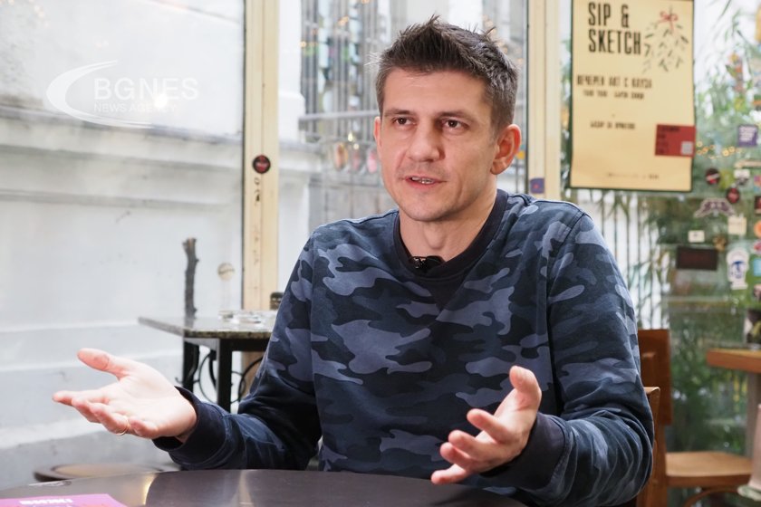 Стендъп комедията - смехът, който сплотява и помага на HR-и и мениджъри