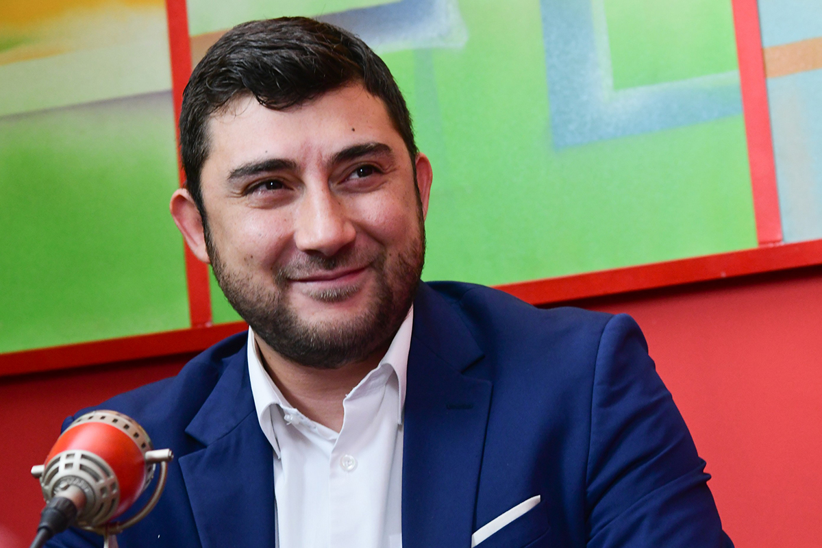 Контрера: "Спасителят" на София не е любител на фактите, а на манипулациите