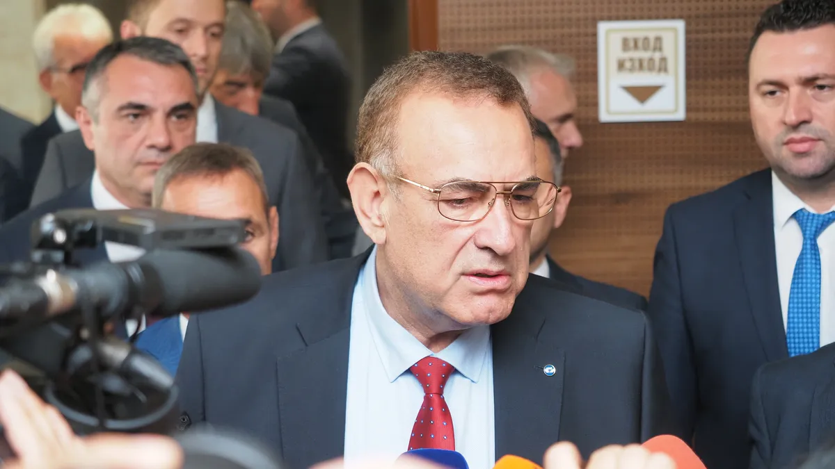 Чакъров: Декларацията на ПП-ДБ би трябвало да се разглежда след връчен мандат