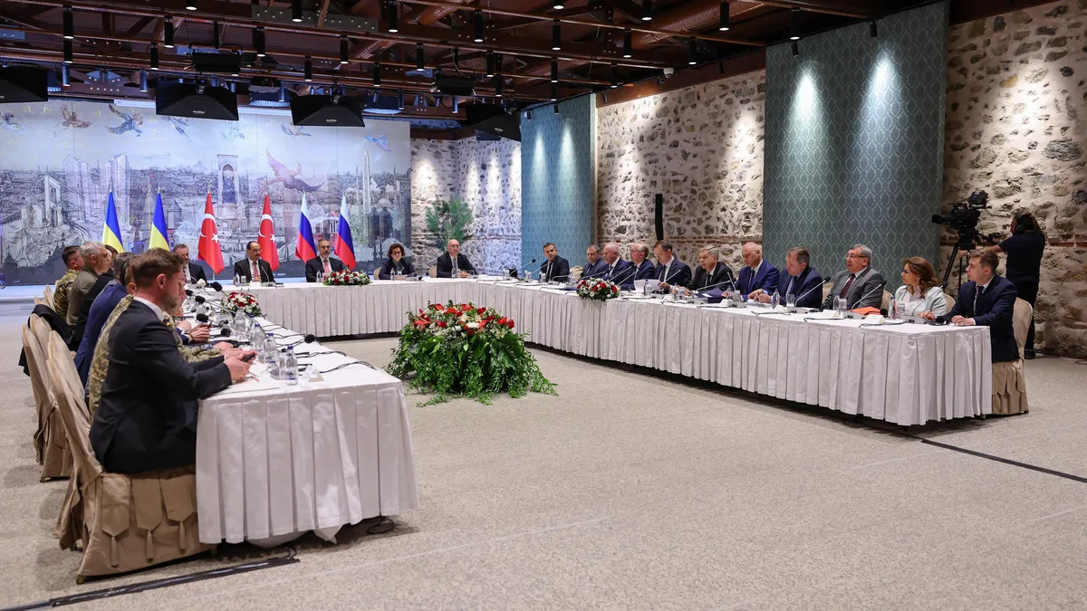 „Частичен успех“ или нов Минск? Пет въпроса след Истанбул