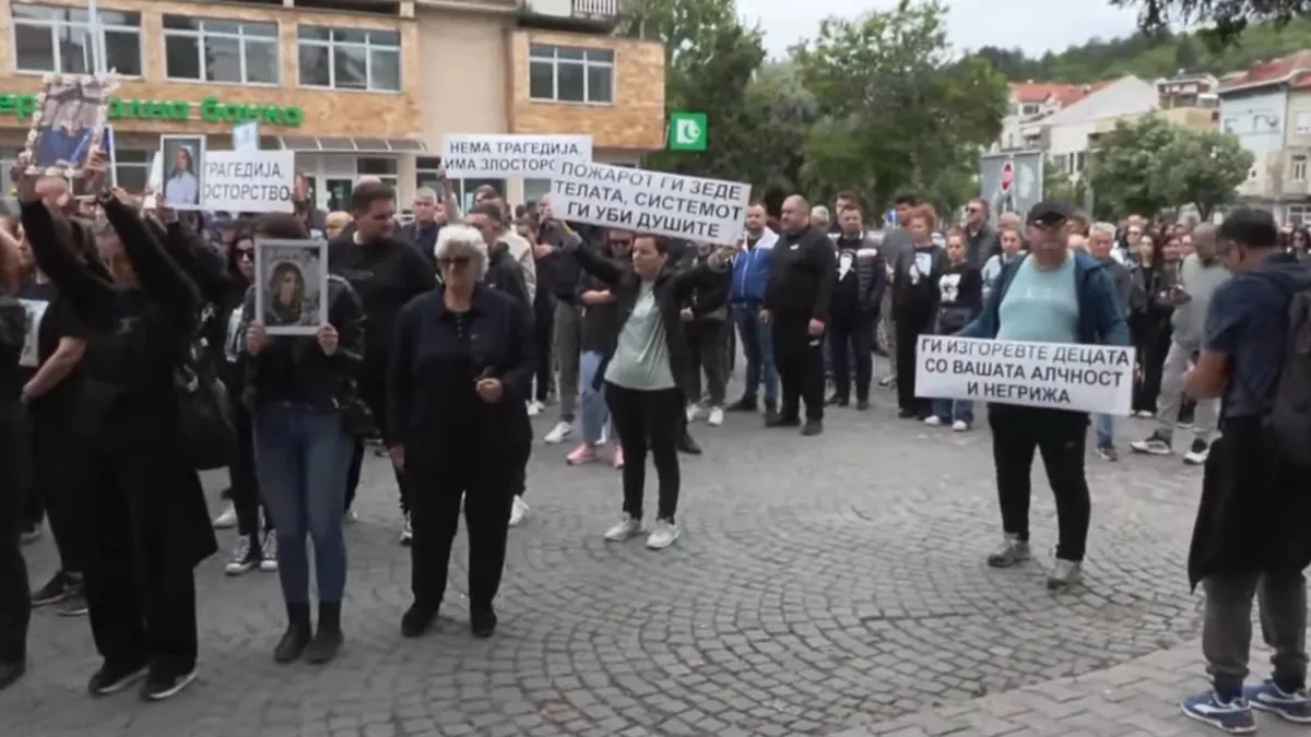 Черно шествие за загиналите деца в Кочани