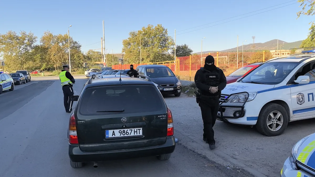 Четирима задържани в Сливен за търговия с вот, един глас се продава за 60 лева