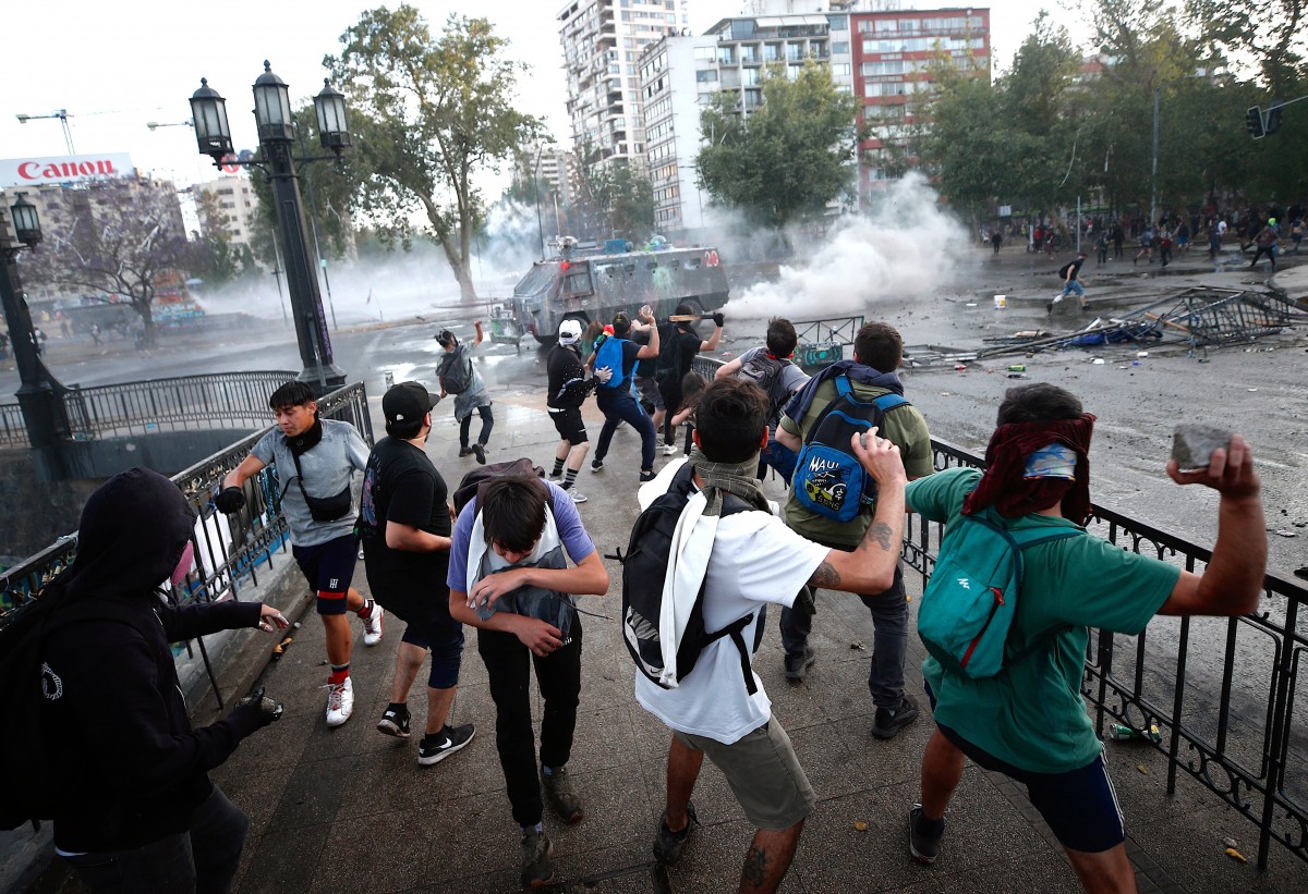 50-ият ден от социалната криза в Чили: протести и сблъсъци
