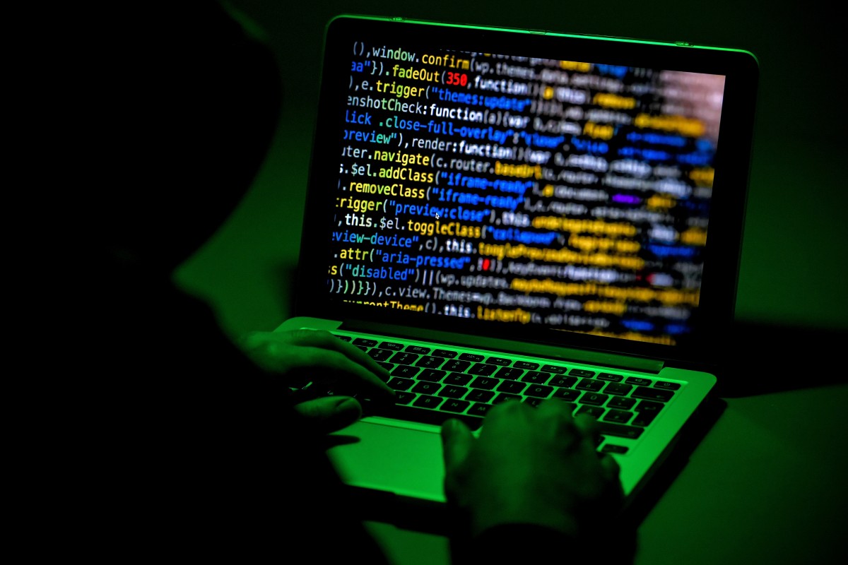 Експерт съветва какво да правим при кибератака към смартфона ни