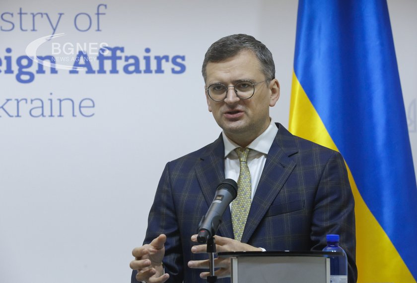 Кулеба: Руските атаки повредиха 50% от енергийната ни система 