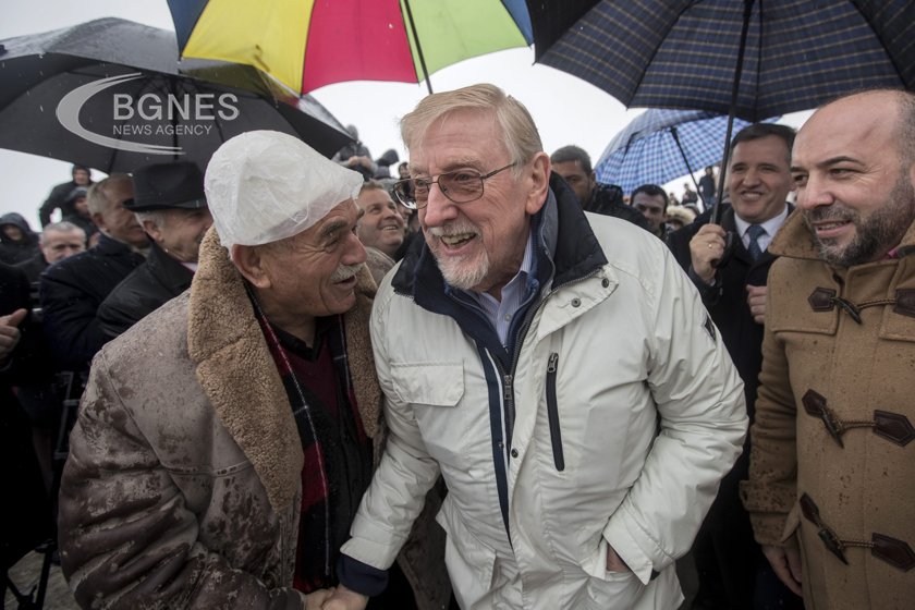 Уилям Уокър: Вучич трябваше да е на подсъдимата скамейка в Хага, а не Тачи