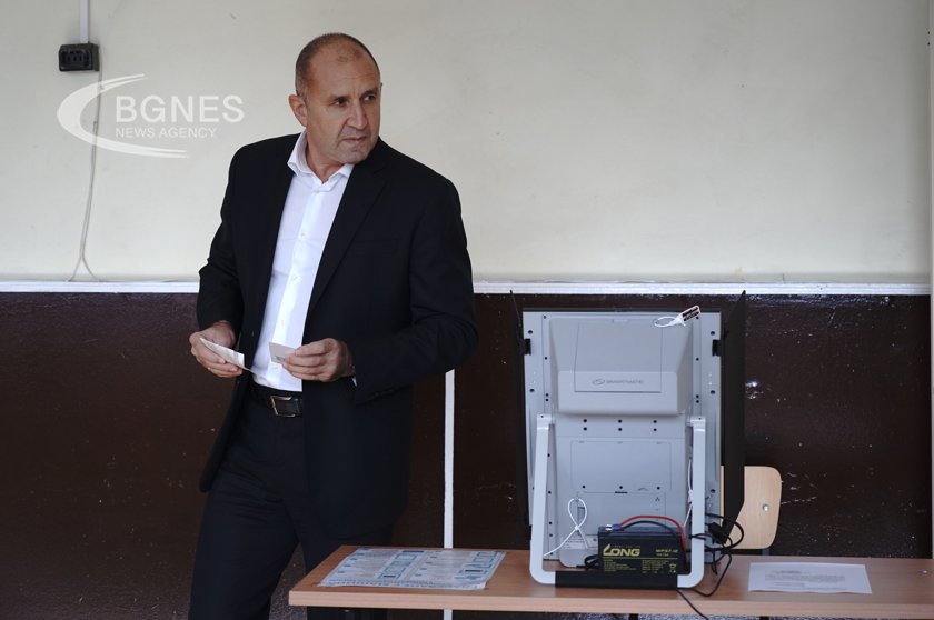 Радев: Трябва да има промени в изборното законодателство