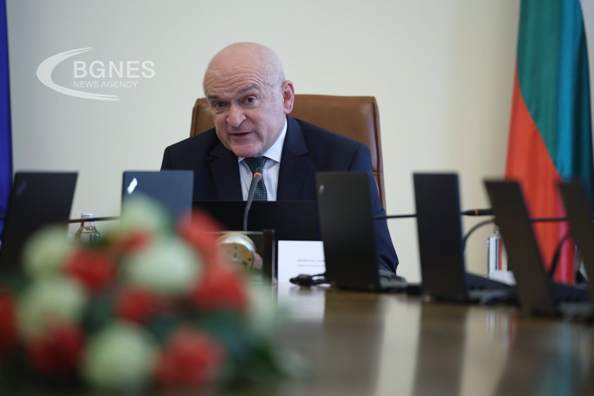 Главчев ще е вторият едновременно служебен премиер и външен министър в най-новата ни история
