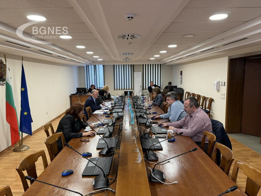 Обвинения за политически влияния белязаха дебата за избор на представляващ Съдийската колегия 