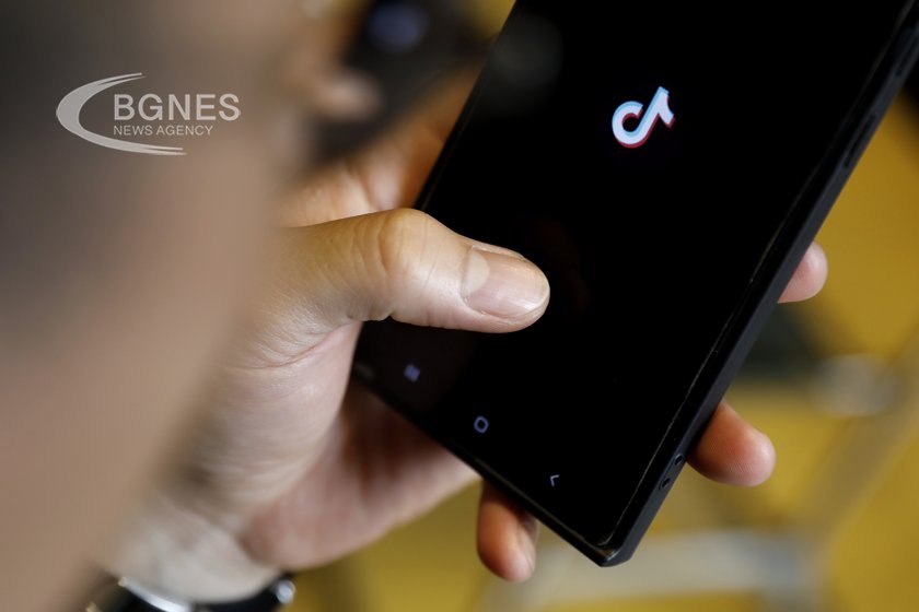 Бивш ръководител на TikTok съди компанията