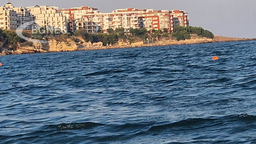 Температурата на водата по Северното Черноморие падна до 10° заради метеорологично явление