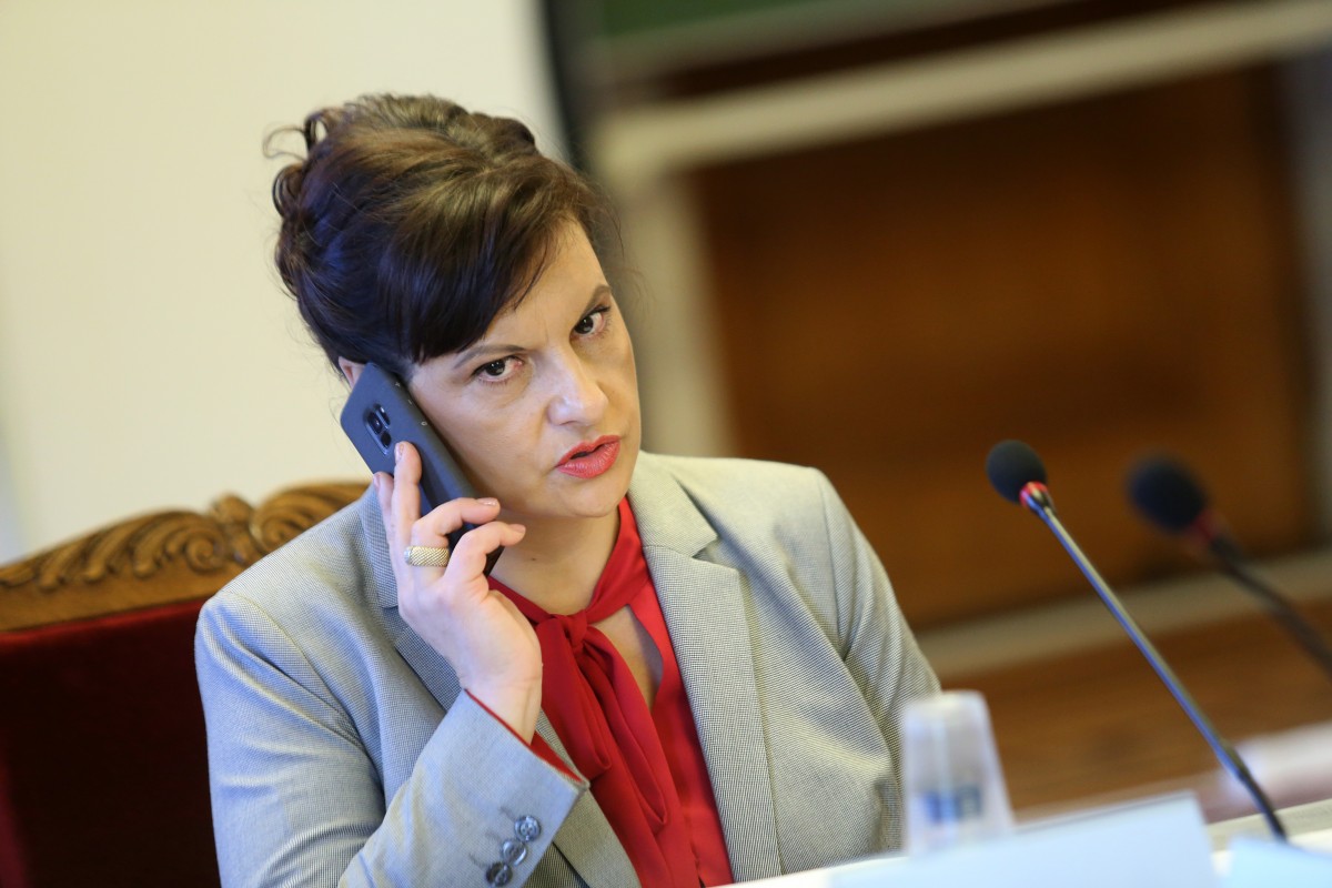 Дариткова: Войната между институциите не я започнахме ние