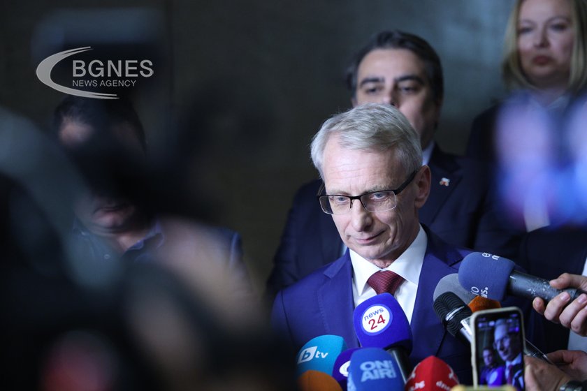 Денков: Нека да седнем заедно на масата, да се дадат гаранции, че няма да има чистки