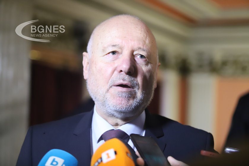 Тагарев: Нямам притеснения за приемането на бюджета, очакваме 2% за отбраната