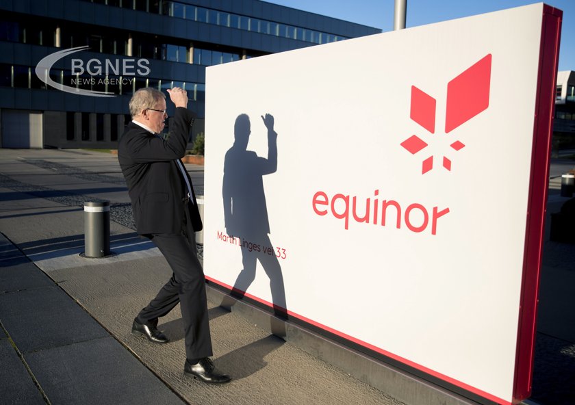 Нетната печалба на енергийния гигант Equinor е спаднала с почти 60% 