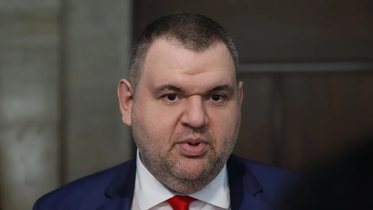 Делян Пеевски спира парите за щангите, ако федерацията смени президента си