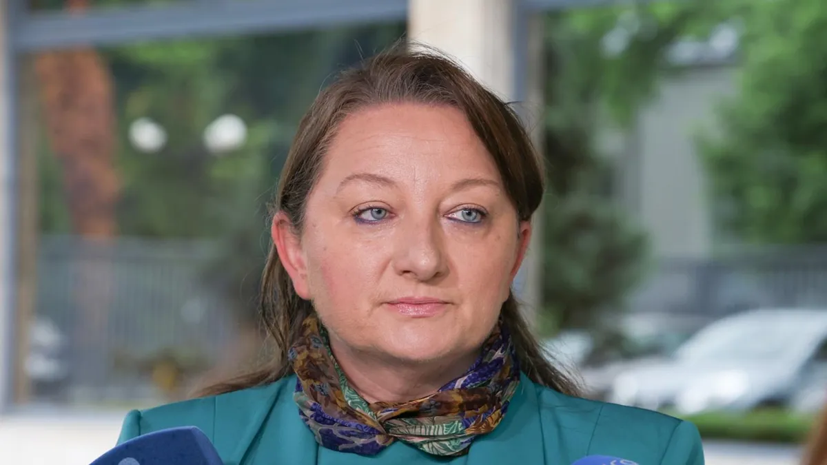 Деница Сачева: Ще предложа родители да работят онлайн през лятната ваканция