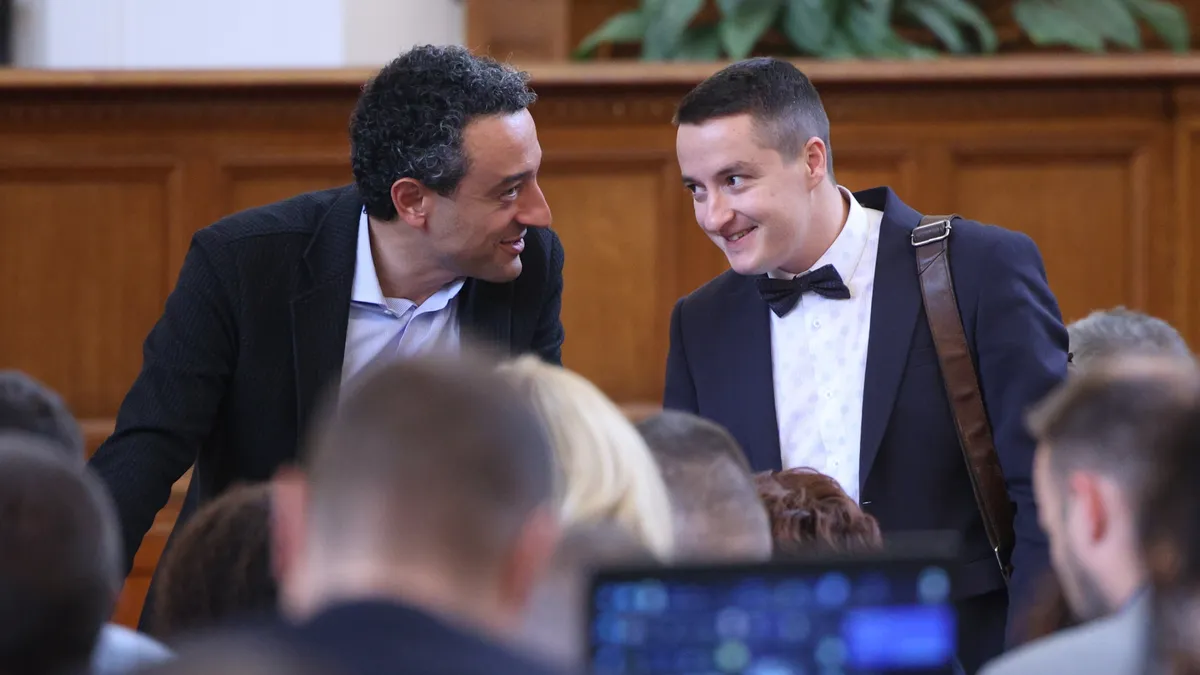Денков: Лорер и Божанков гласуваха в полза на Пеевски