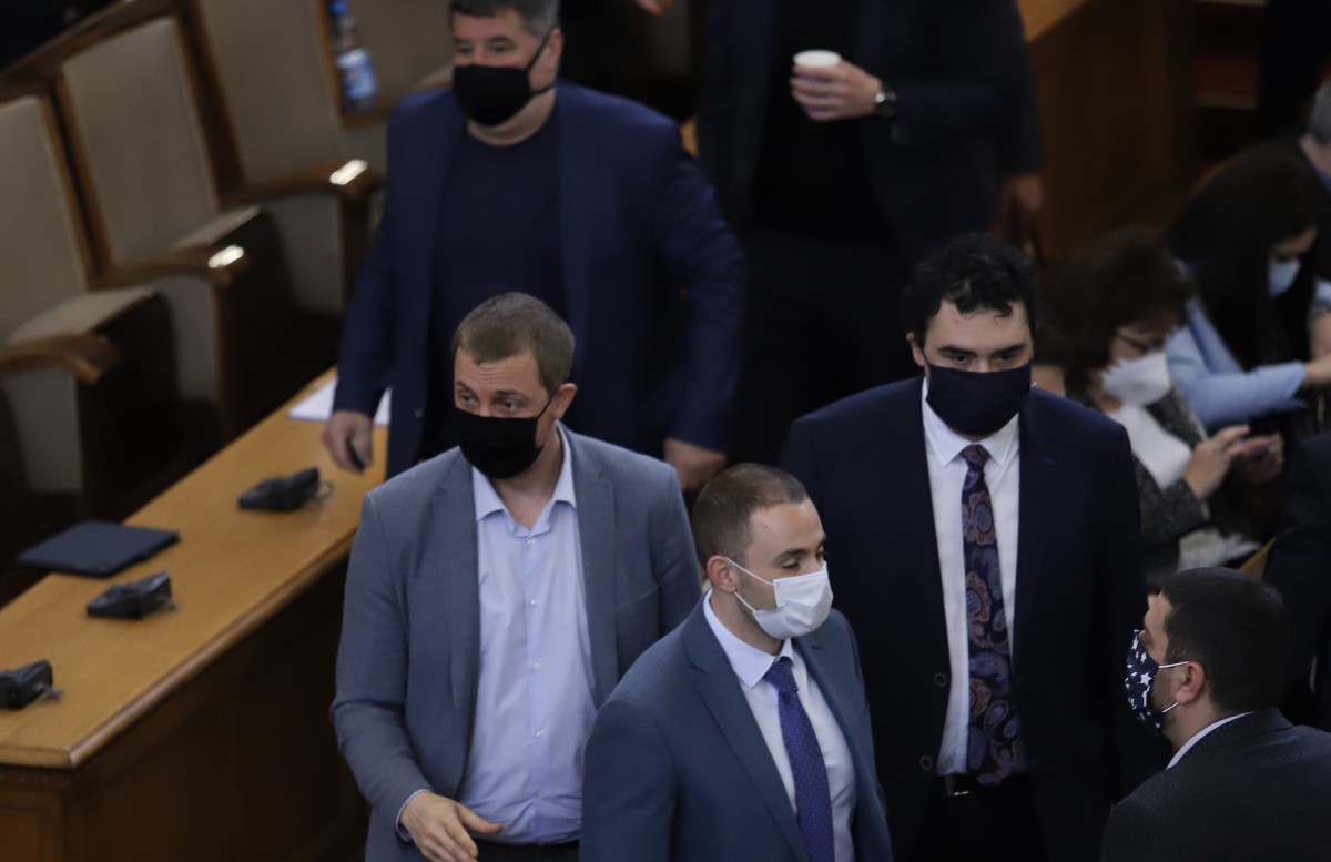 Депутатите решават дали комисия да следи харчовете около COVID-кризата
