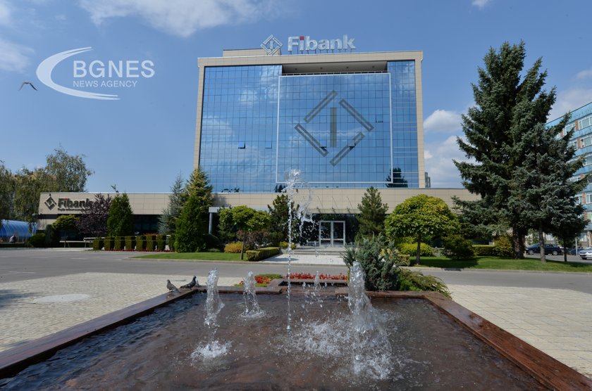 Бизнес дебитните карти от Fibank Visa Platinum улесняват банкирането на компаниите