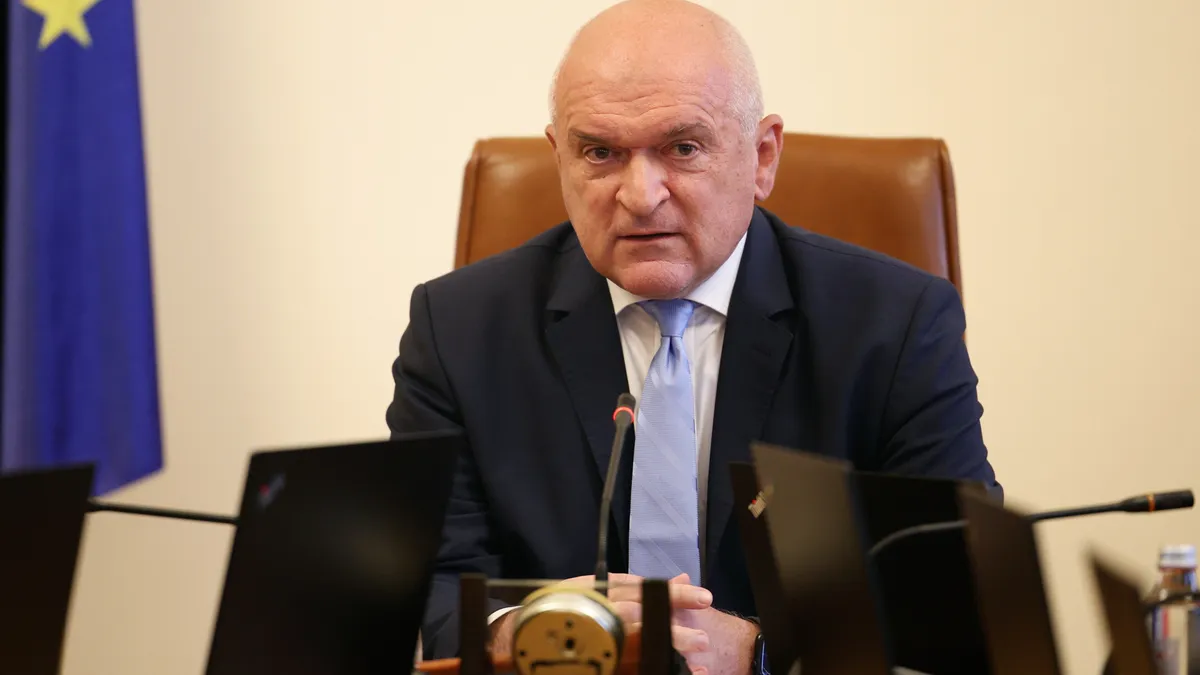 Димитър Главчев: Обстановката с пожарите остава сложна