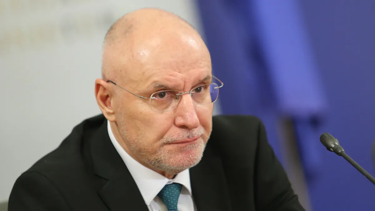 Димитър Радев: Влизането в еврозоната е политическо решение, у нас сега такова липсва