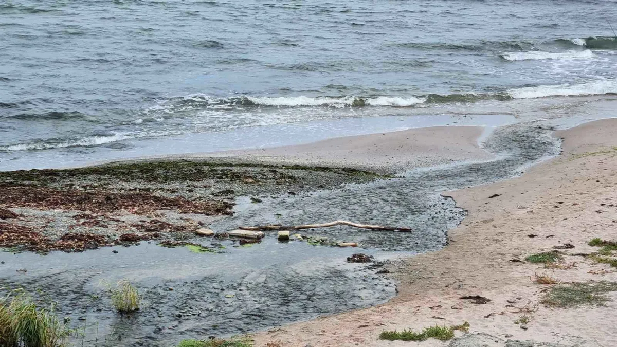 Дизелово гориво се разля в морето край Росенец