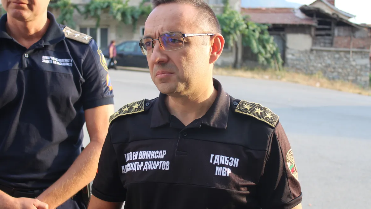 Джартов: Прогнозата за пожара в Струмяни не е благоприятна