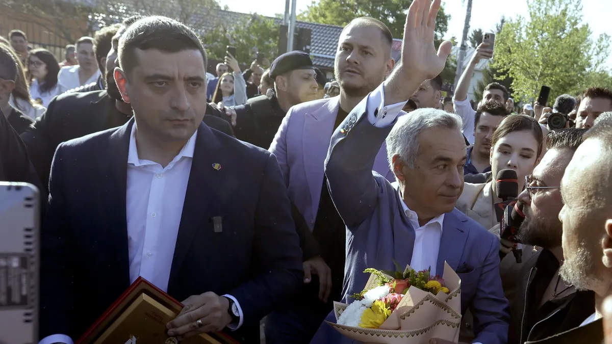 Джордже Симион и Калин Джорджеску гласуваха заедно на президентските избори в Румъния