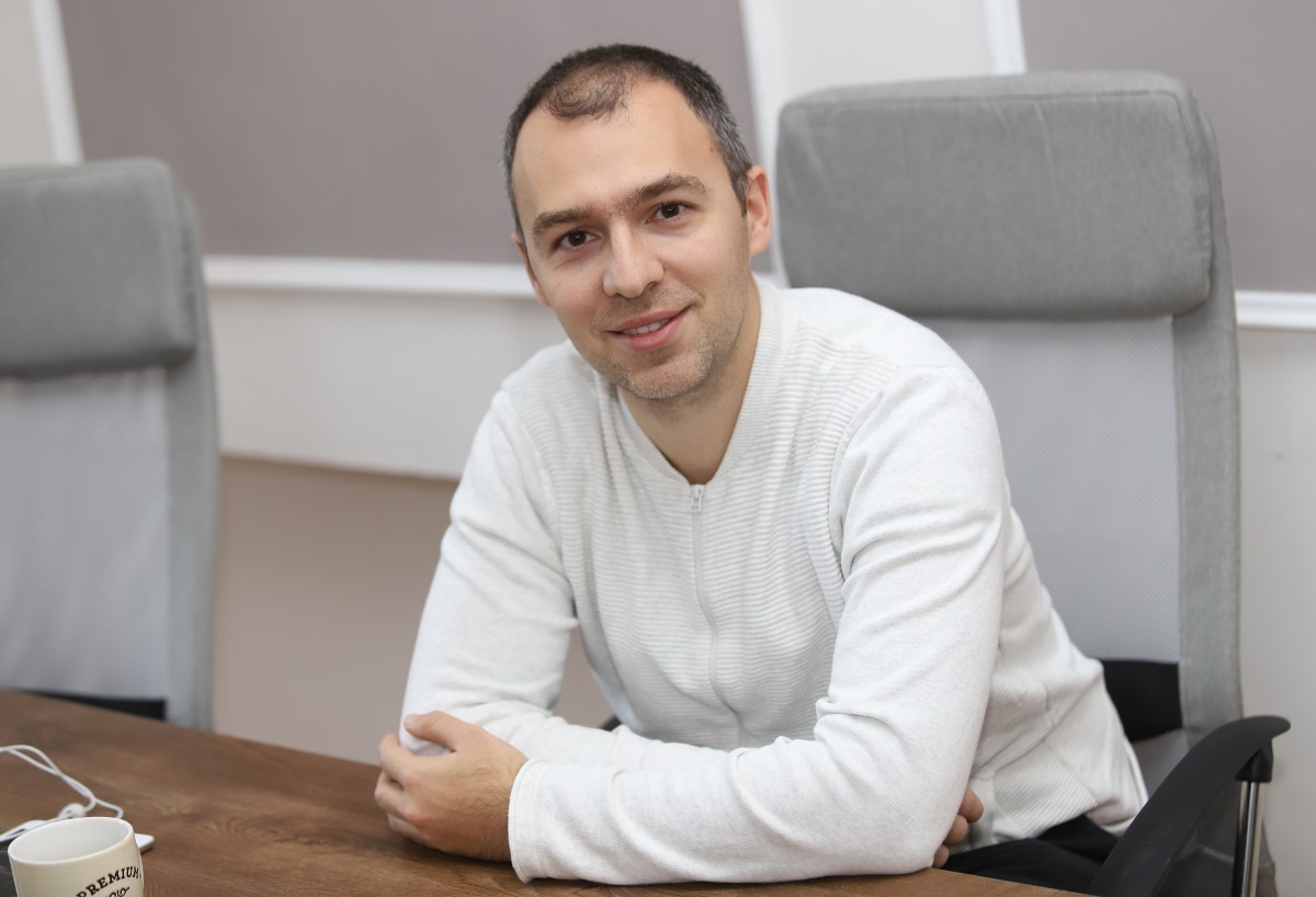 Добротворци подаряват Коледа и Нова година на бездомни и самотни хора в София