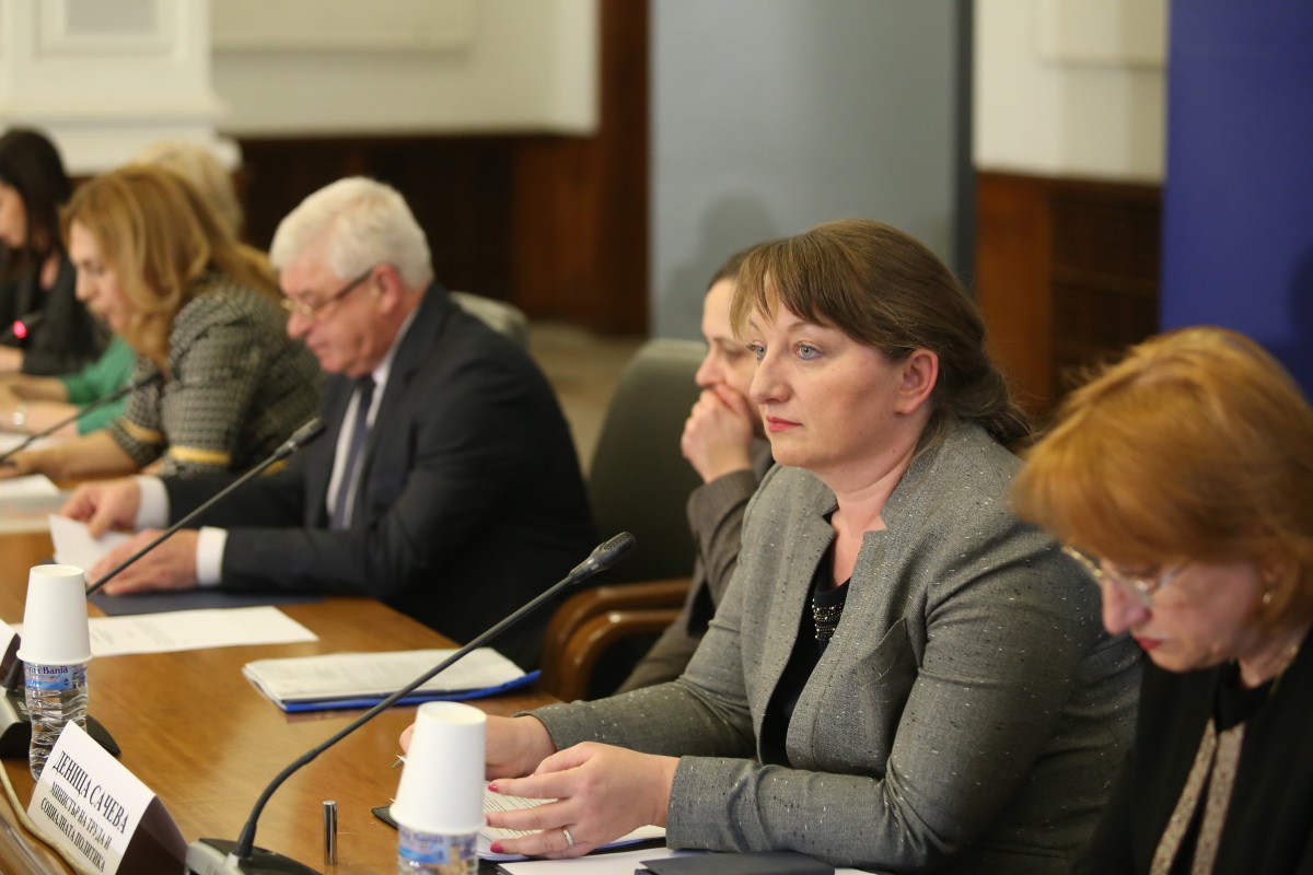 Доброволната карантина за сметка на отпуската на работника